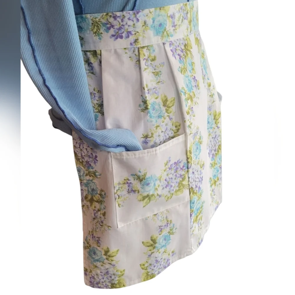 Reproduction Vintage Style Kitchen Apron. OS. - Picture 2 of 8